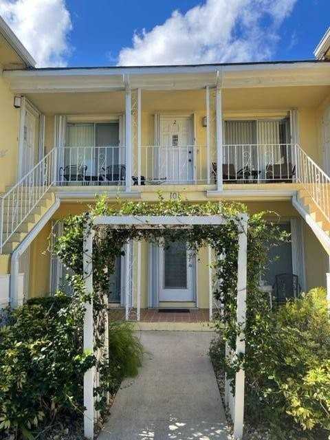 101 N Lakeside Dr #2 - Photo 3 of 35