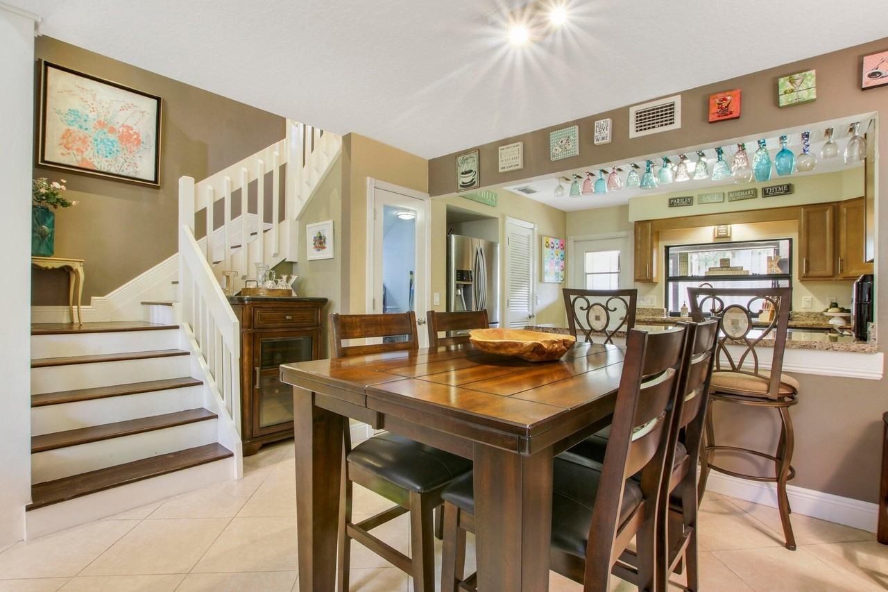 2046 Cove Ln - Photo 5 of 22