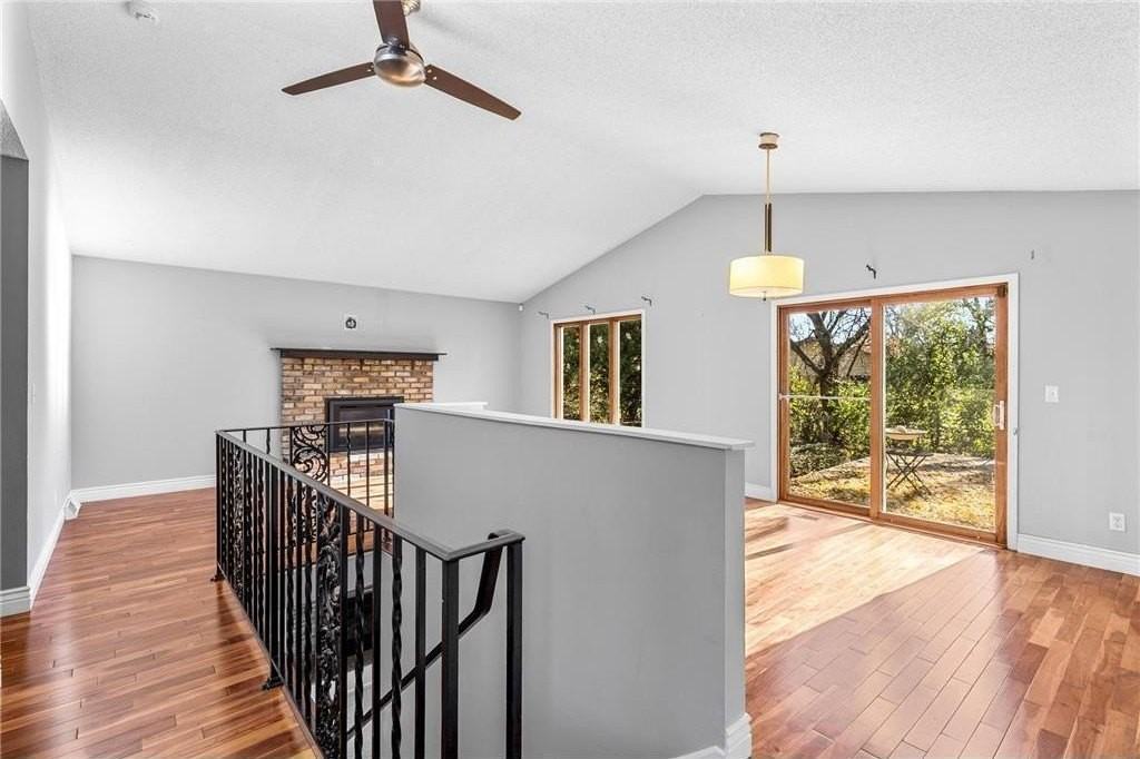 16405 13th Ave N - Photo 3 of 32