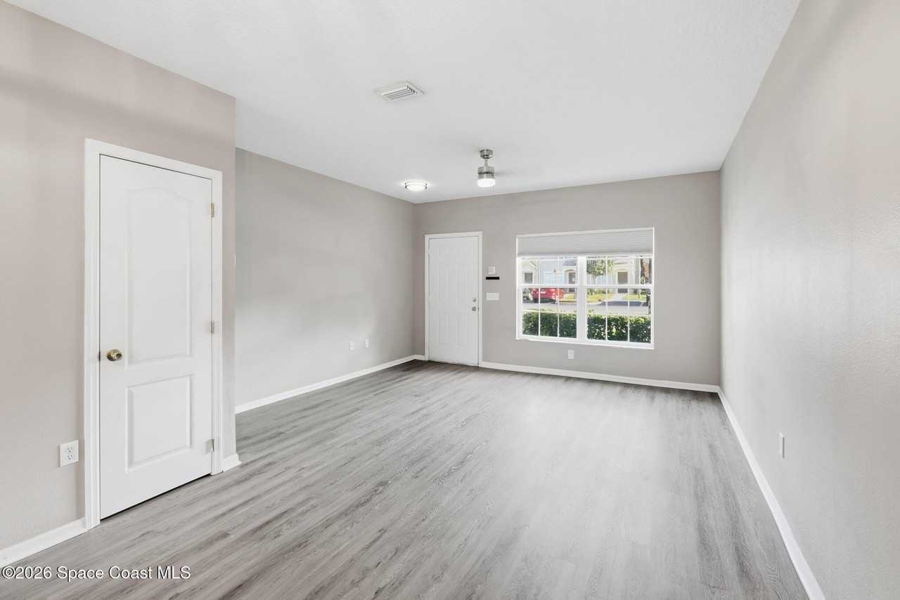 1368 Hampton Park Ln - Photo 3 of 32