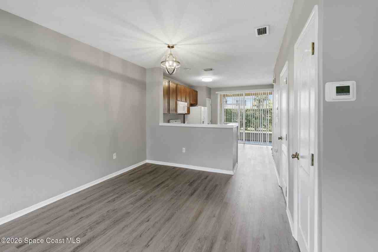 1368 Hampton Park Ln - Photo 6 of 32