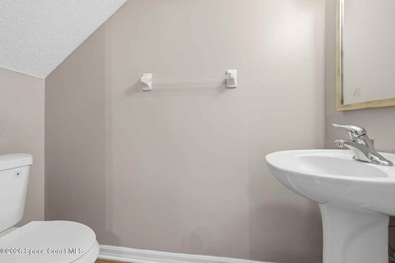 1368 Hampton Park Ln - Photo 7 of 32