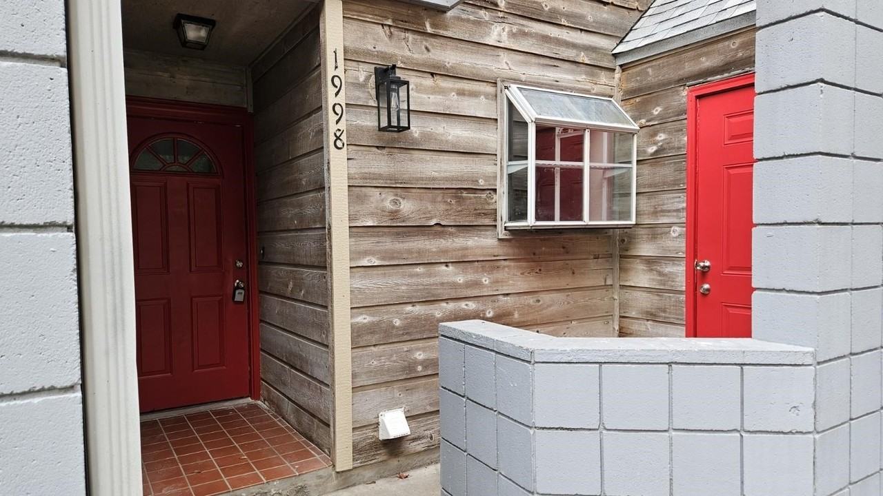 1998C Nicklaus Dr - Photo 2 of 25