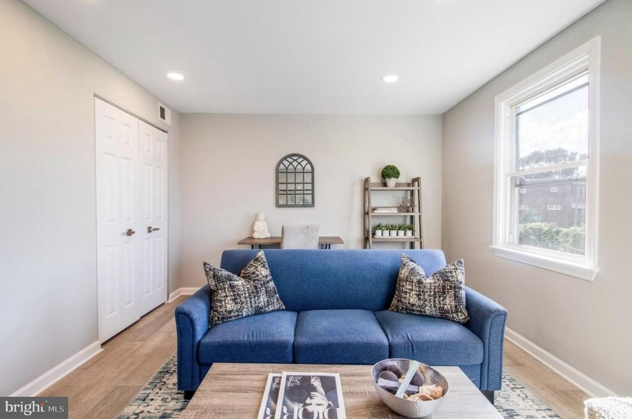 1149 Summit St Ne Apt 2 #2 - Photo 2 of 14