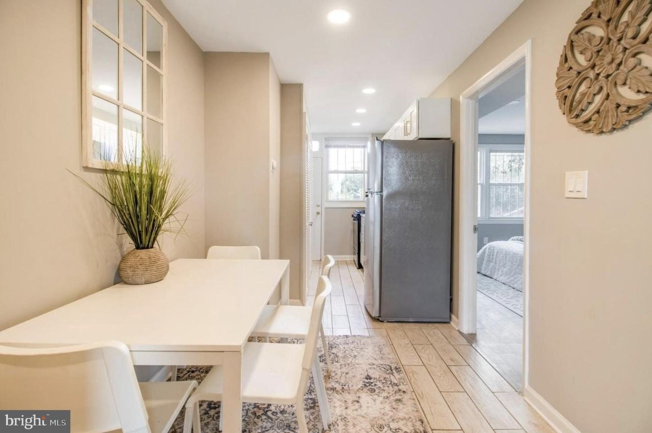 1149 Summit St Ne Apt 2 #2 - Photo 6 of 14