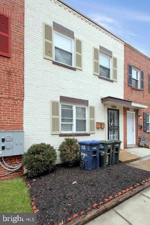 2538 9th St Nw Apt B #B - Photo 2 of 19