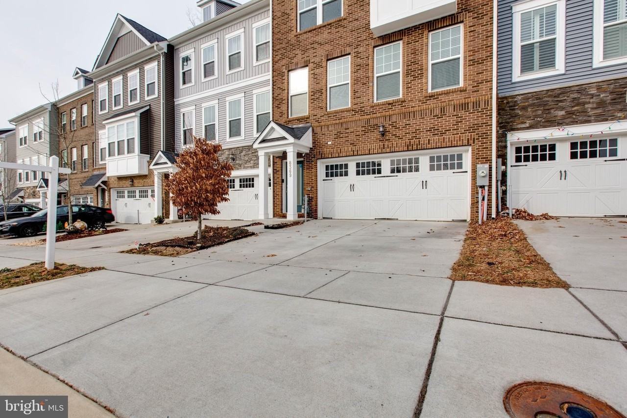 8369 Meadowood Dr - Photo 4 of 41