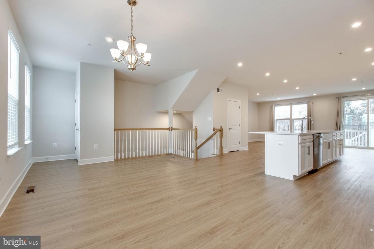 8369 Meadowood Dr - Photo 6 of 41