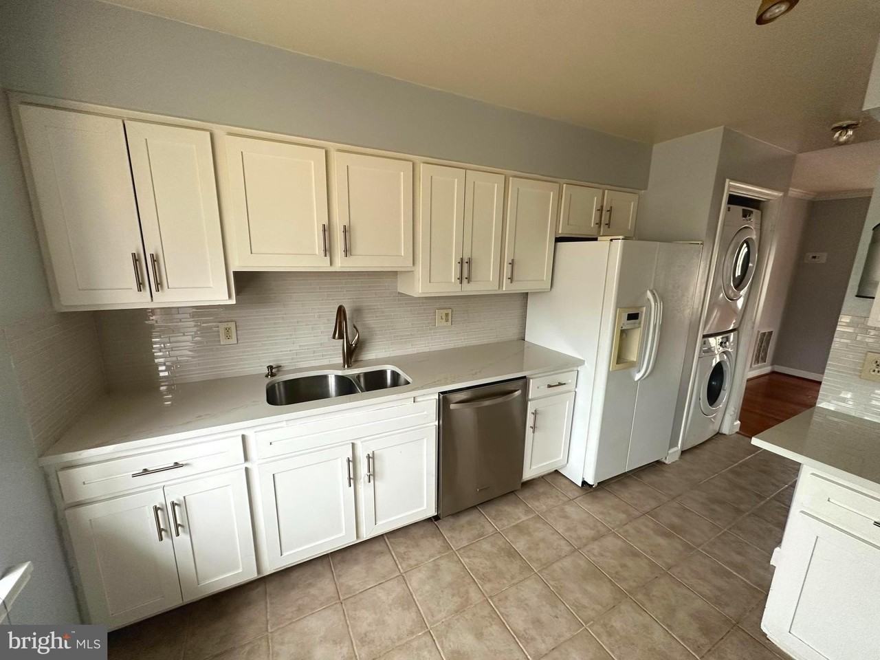 4033 Chesterwood Dr Unit 4033 #4033 - Photo 4 of 13