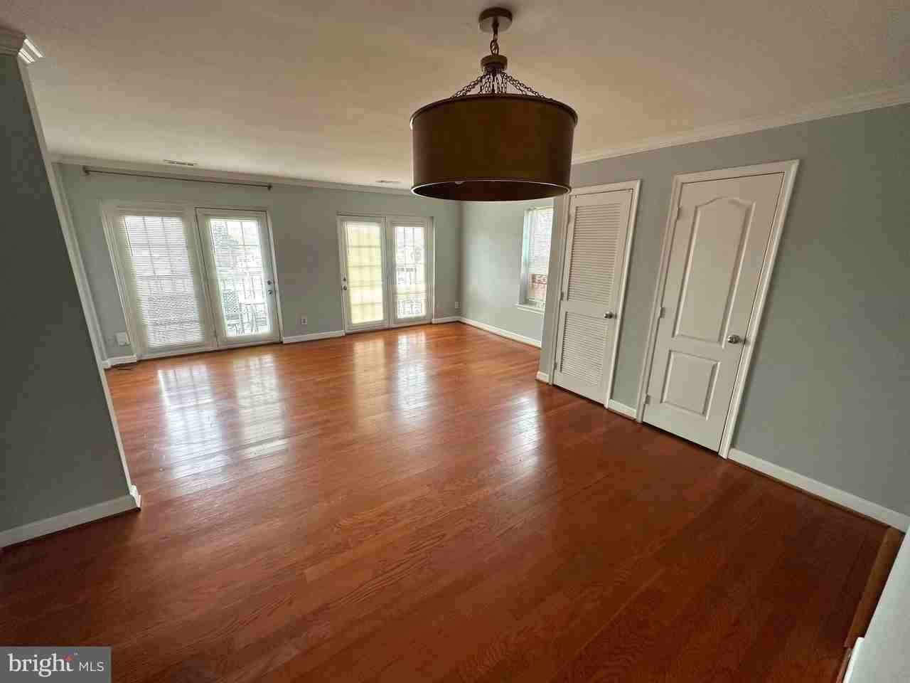 4033 Chesterwood Dr Unit 4033 #4033 - Photo 5 of 13