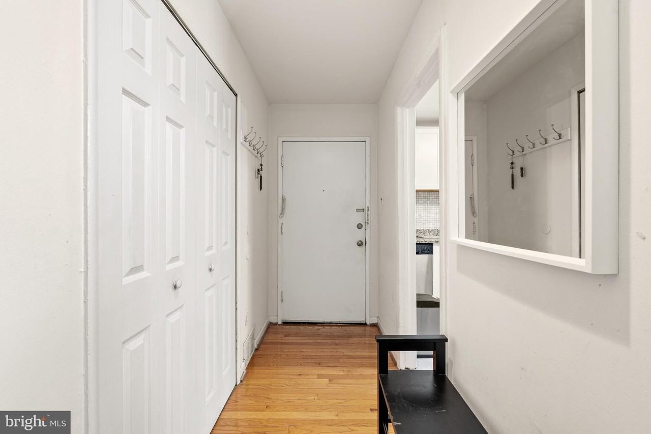 7244 Donnell Pl Apt D2 #D2 - Photo 3 of 25