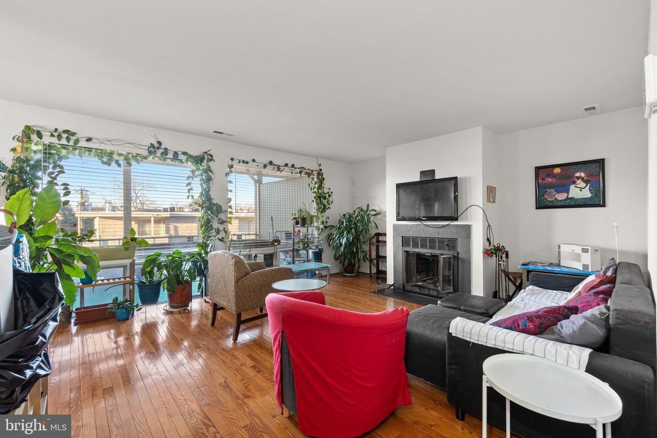 7244 Donnell Pl Apt D2 #D2 - Photo 6 of 25