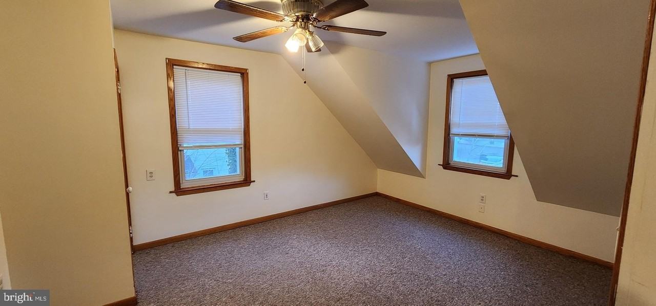 209 E Montgomery Ave - Photo 7 of 9