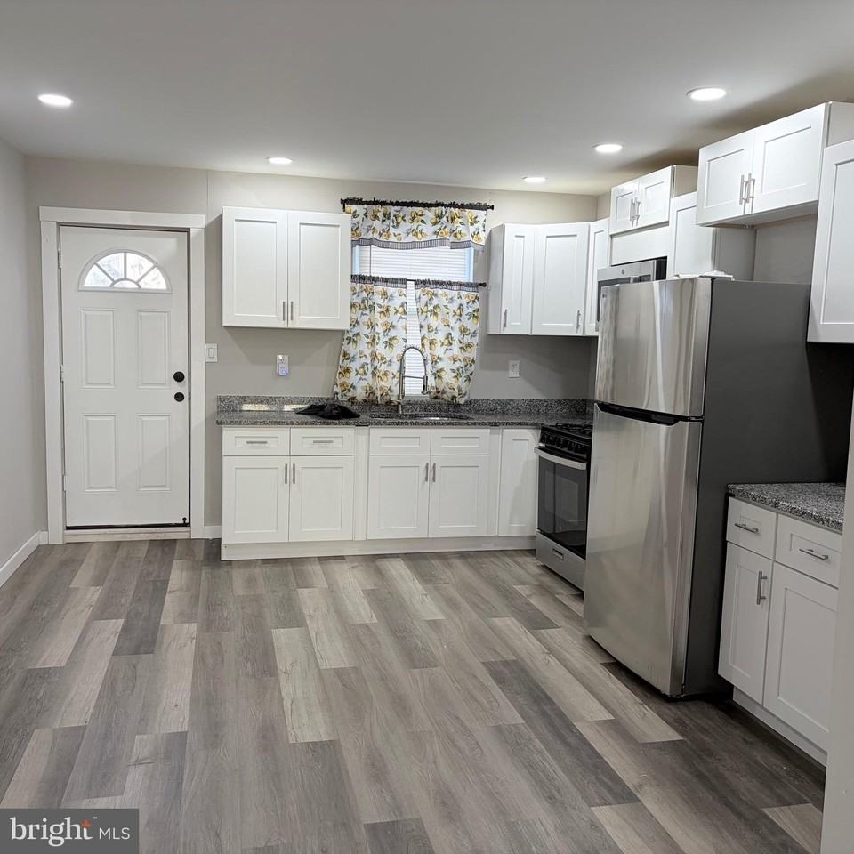 2515 W Harold St - Photo 4 of 15