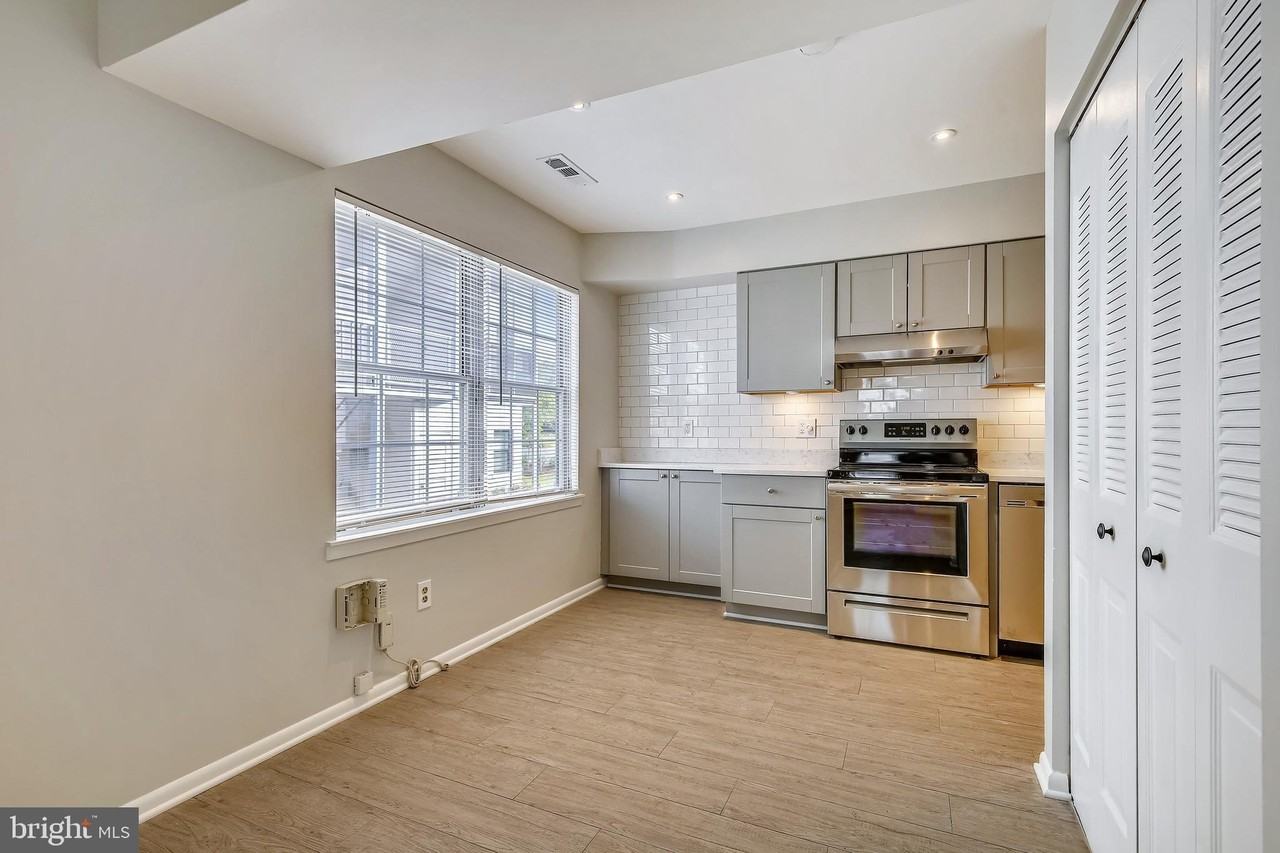 1820N N Barton St - Photo 3 of 26