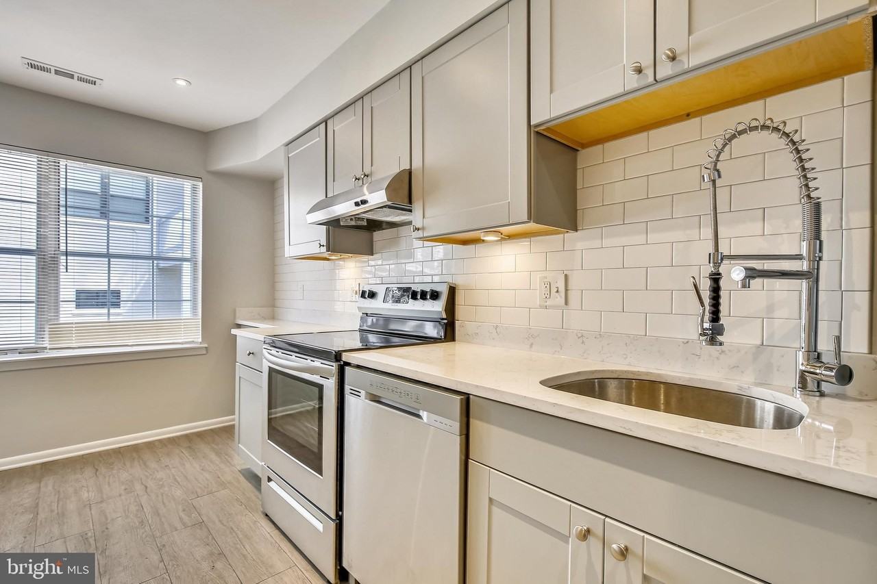 1820N N Barton St - Photo 4 of 26