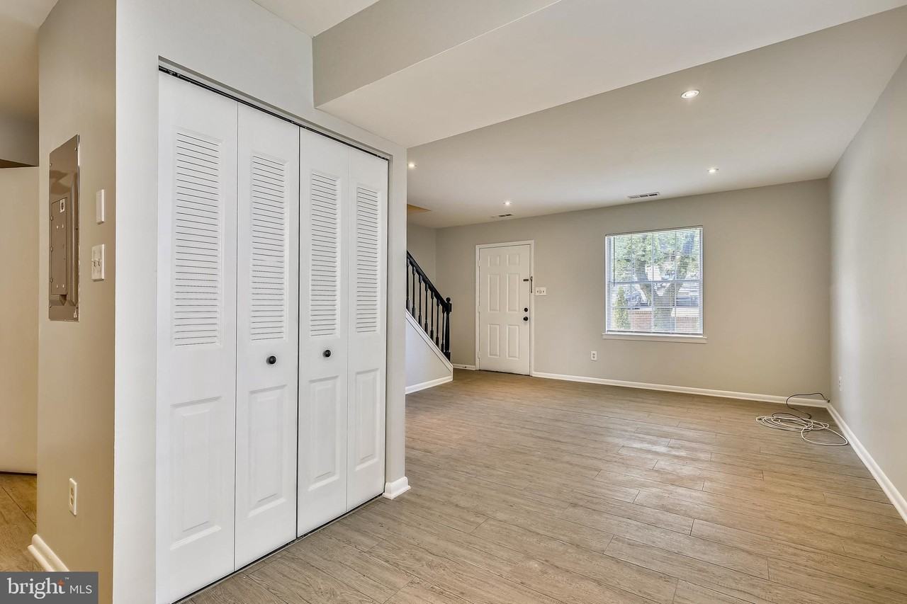 1820N N Barton St - Photo 6 of 26