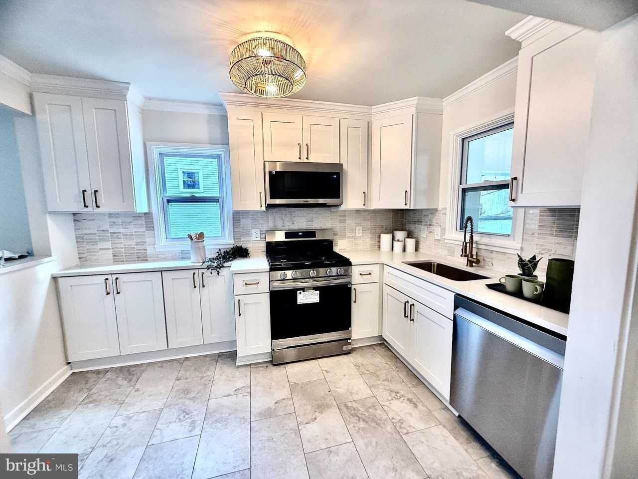 2415 Fairhaven Ave - Photo 7 of 25