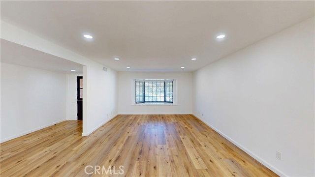 15772 Grey Oaks St - Photo 4 of 8