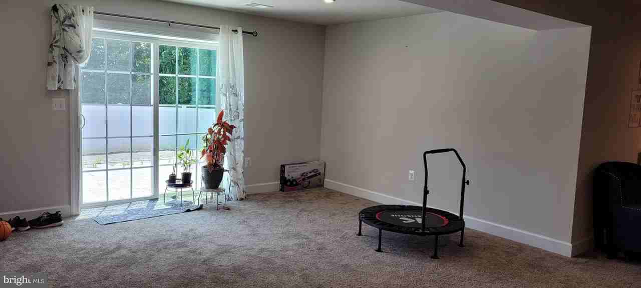 301 Petunia Way - Photo 4 of 10