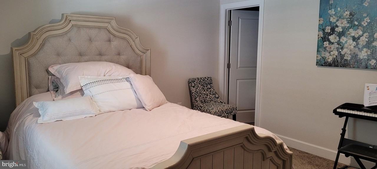 301 Petunia Way - Photo 5 of 10