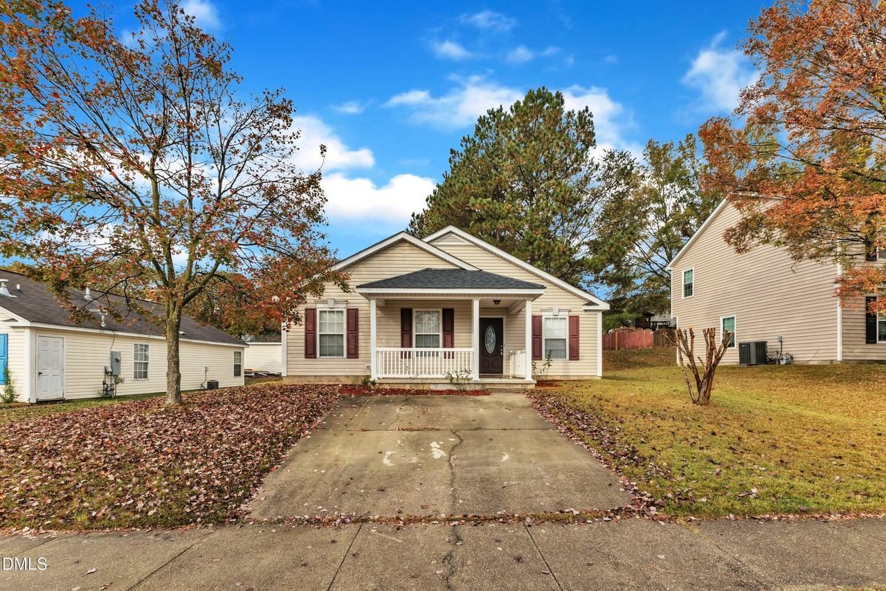 4917 Silverdene St - Photo 2 of 35