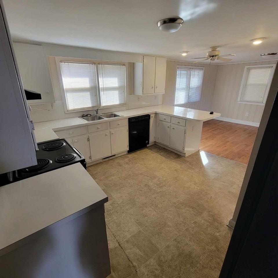 6681 Peele Rd - Photo 5 of 16