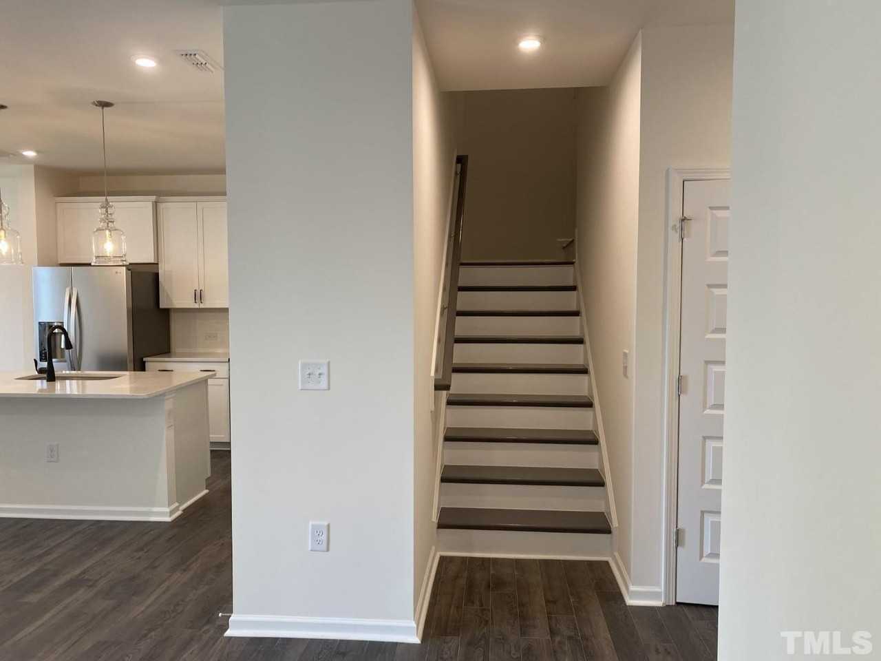 1404 Chipping Dr - Photo 6 of 28