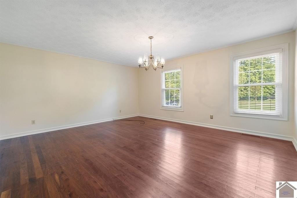 51 Martin Cir - Photo 6 of 47