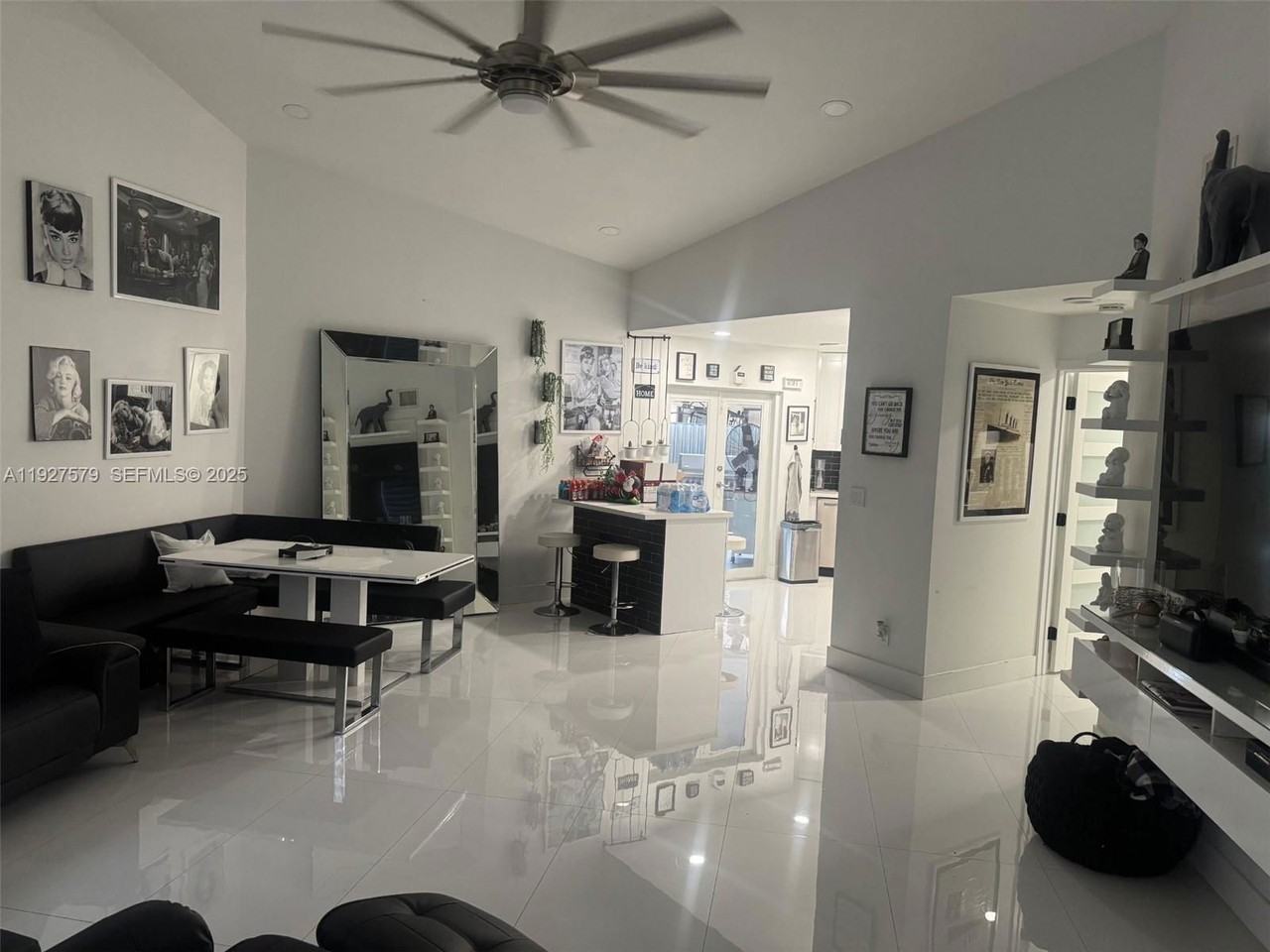 1131 Sw 110th Ave - Photo 3 of 4