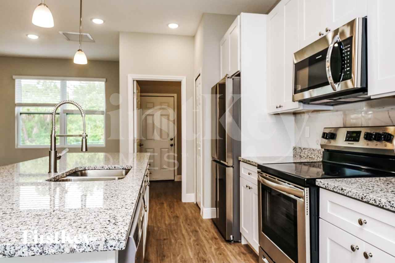 3120 Halsey Ave Se - Photo 5 of 15