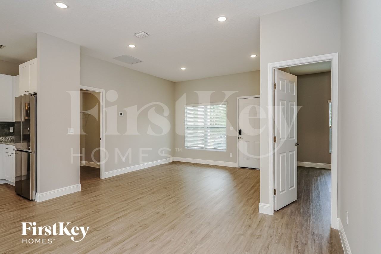 2867 Tivoli Ave Se - Photo 2 of 16