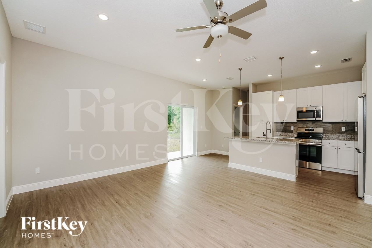 2867 Tivoli Ave Se - Photo 3 of 16