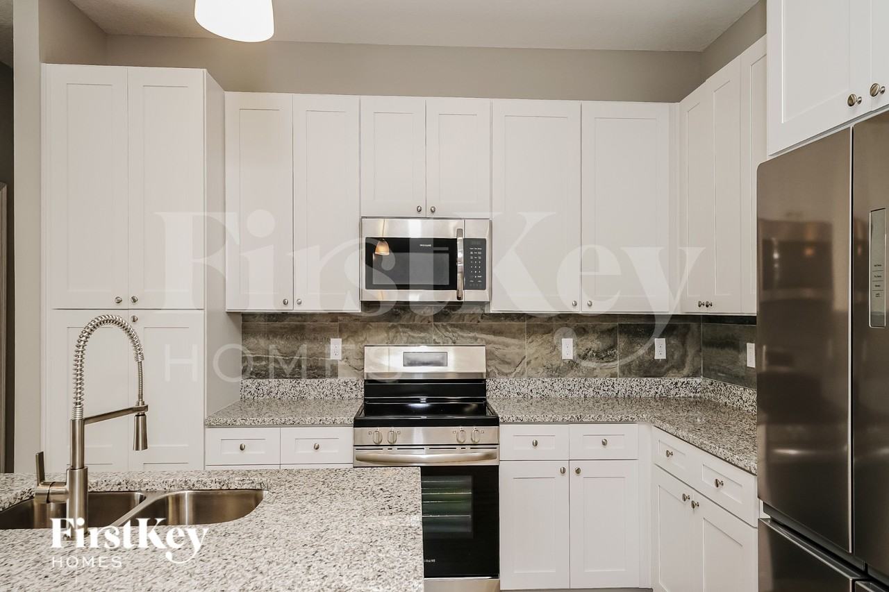 2867 Tivoli Ave Se - Photo 4 of 16