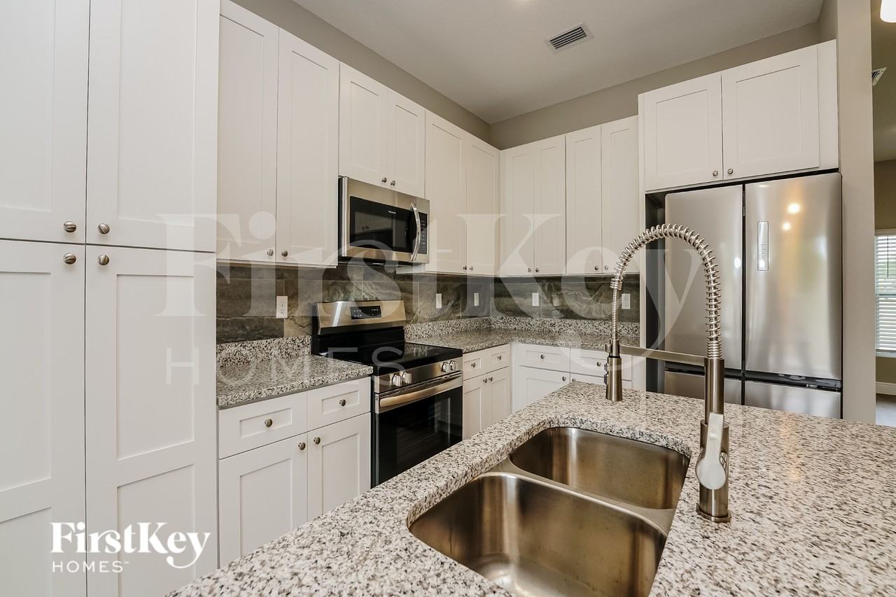 2867 Tivoli Ave Se - Photo 5 of 16