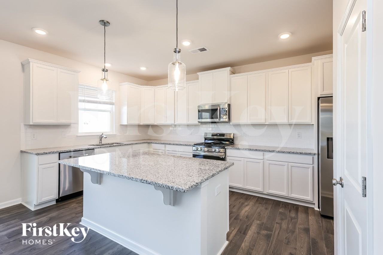 1104 Mission Hill Ln - Photo 6 of 16