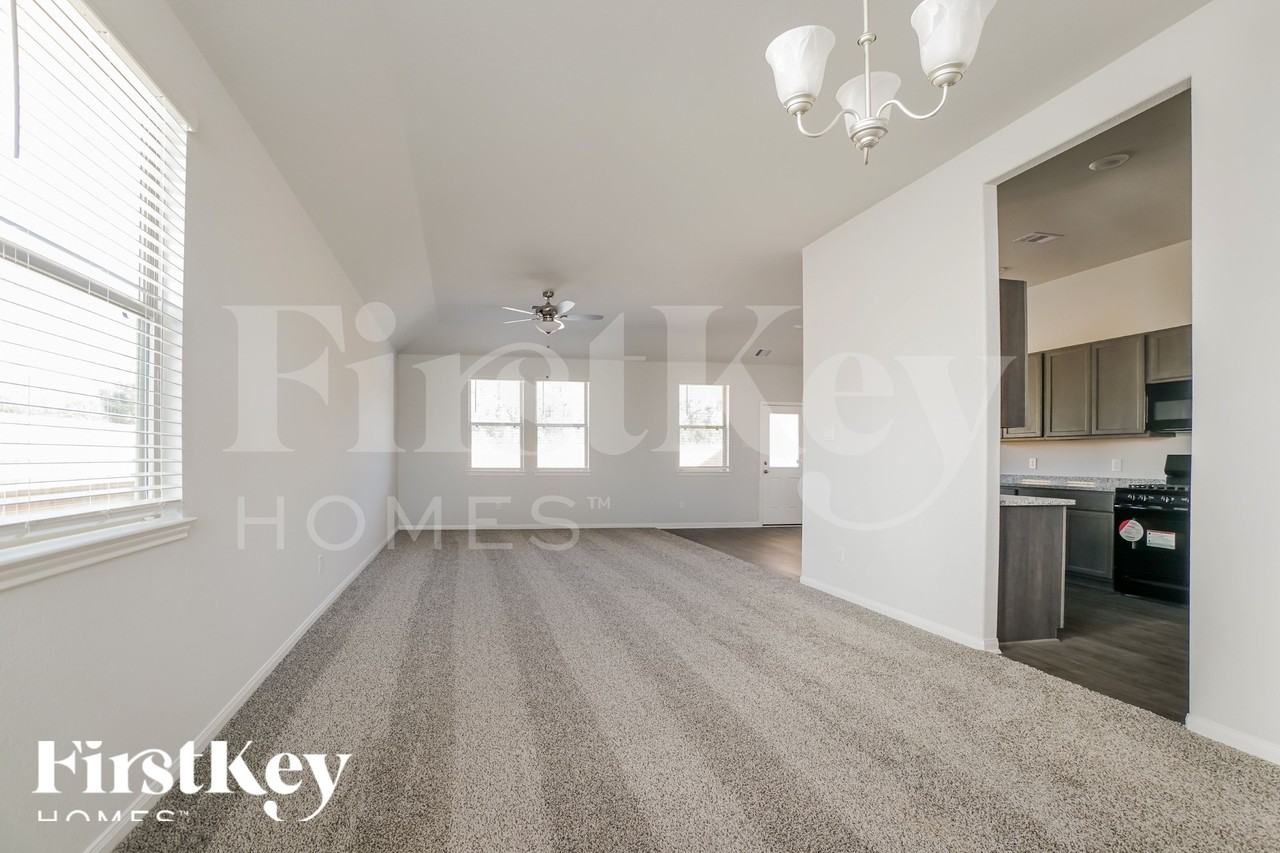 11021 Patriot Ct - Photo 4 of 15