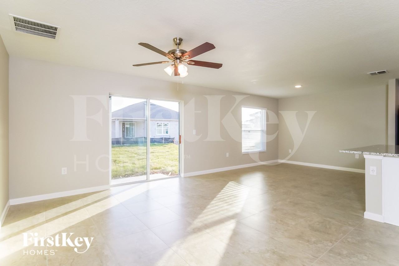 341 S Haven Ct - Photo 3 of 15