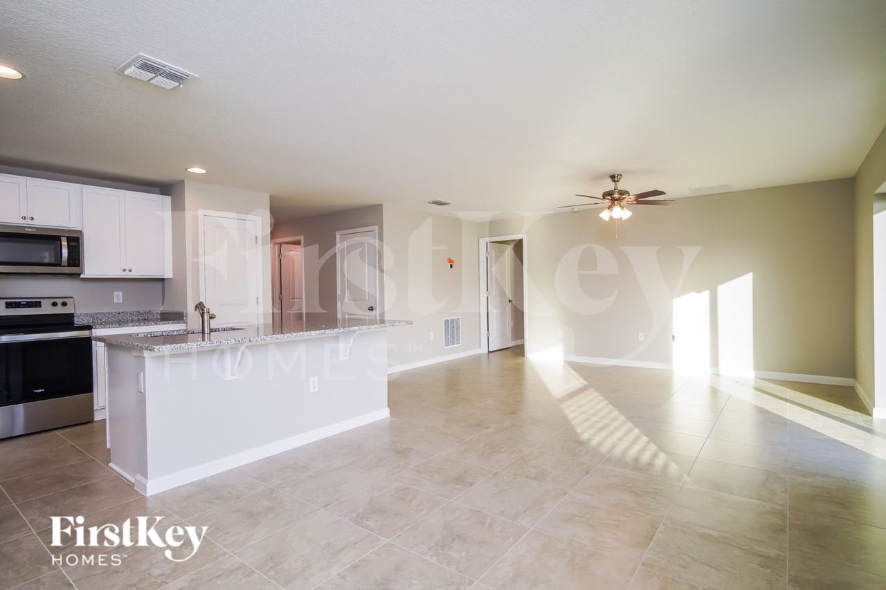 341 S Haven Ct - Photo 5 of 15