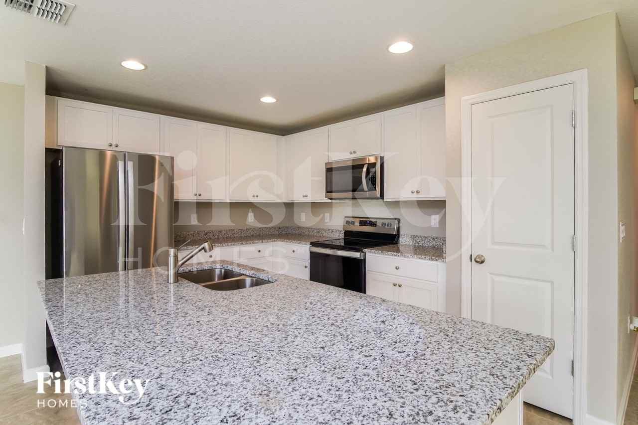 341 S Haven Ct - Photo 6 of 15