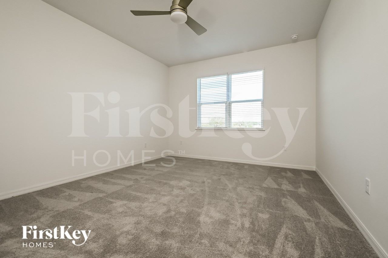 564 Crown Rose Dr - Photo 7 of 17