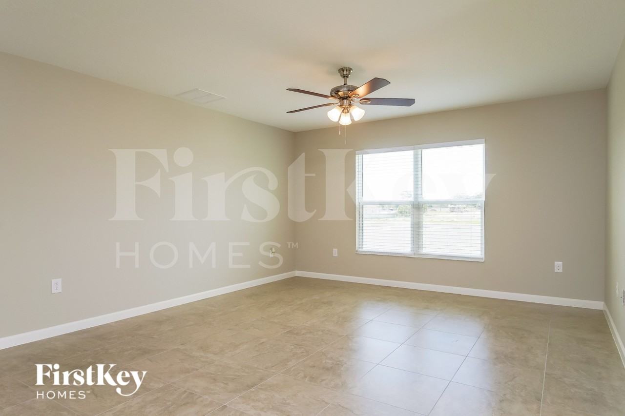 651 Lindbergh Way - Photo 3 of 15