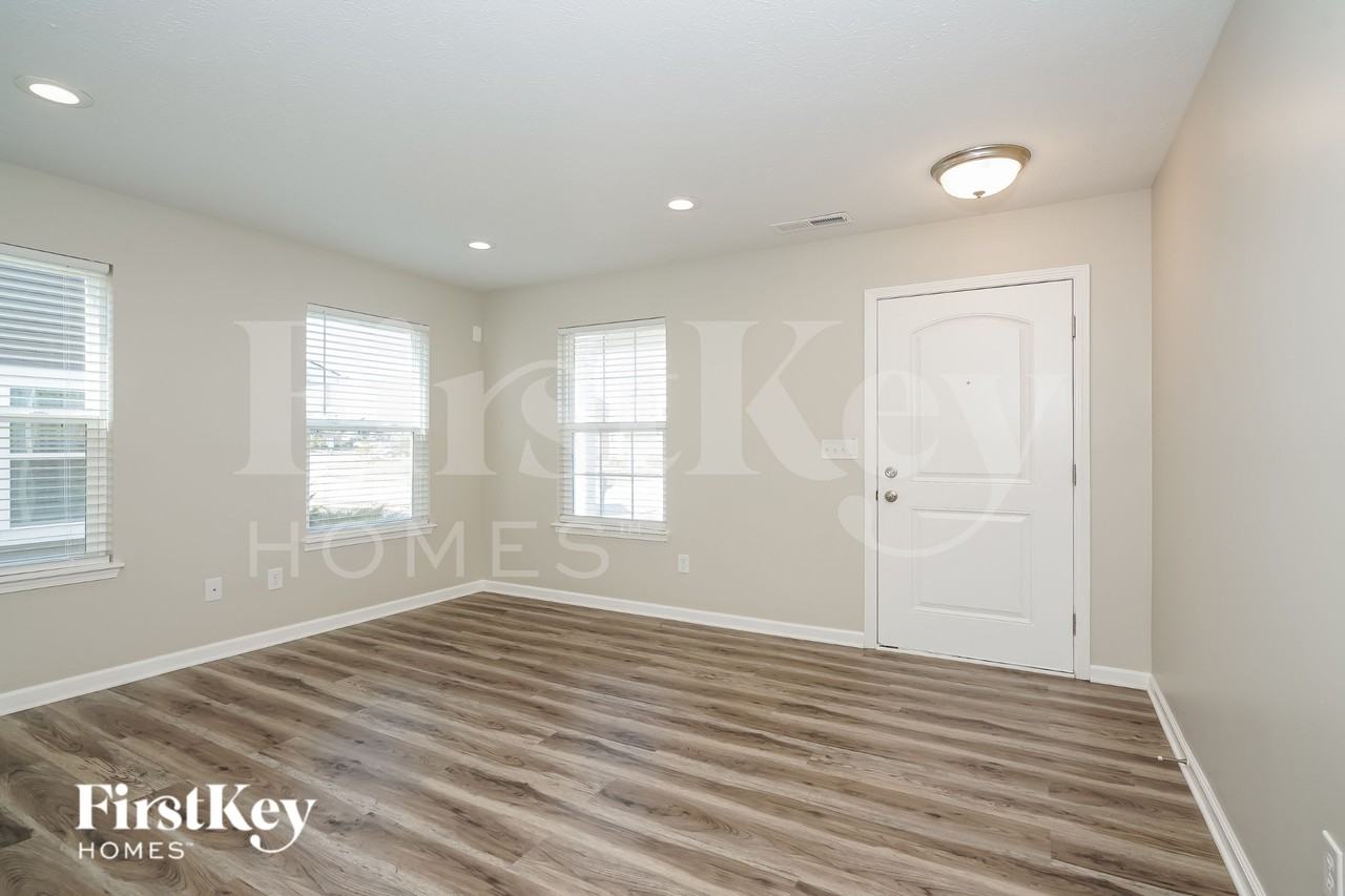 6435 Ault Pl - Photo 2 of 15