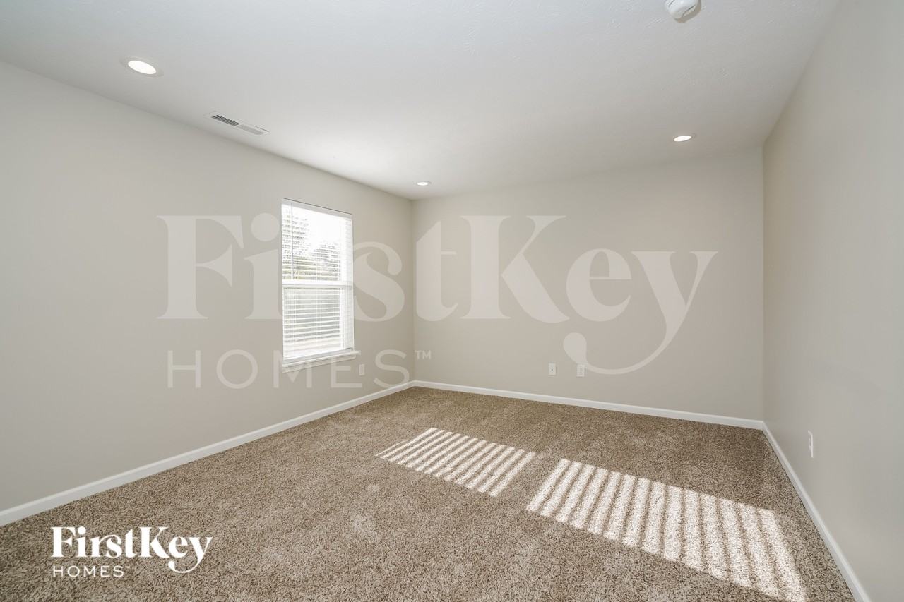 6435 Ault Pl - Photo 3 of 15