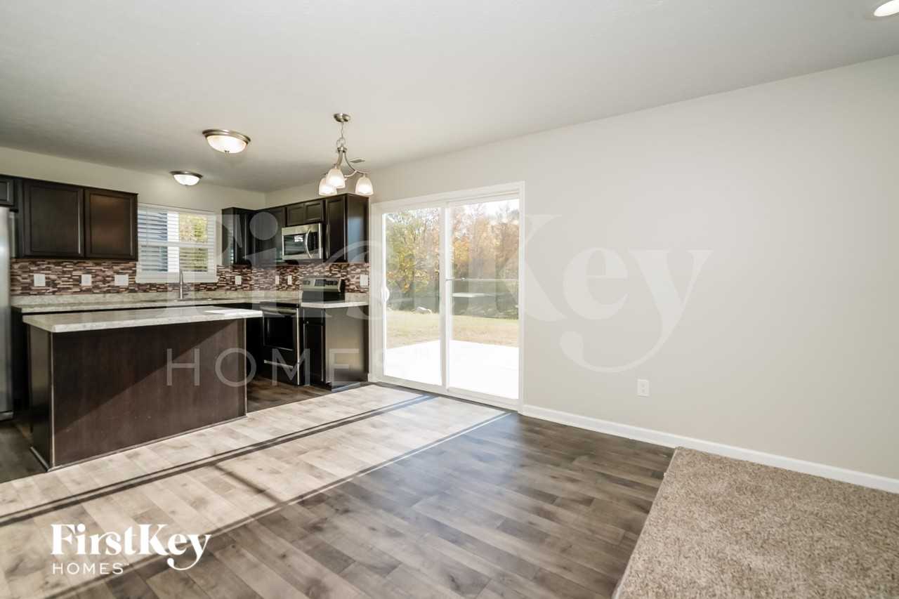 6435 Ault Pl - Photo 4 of 15