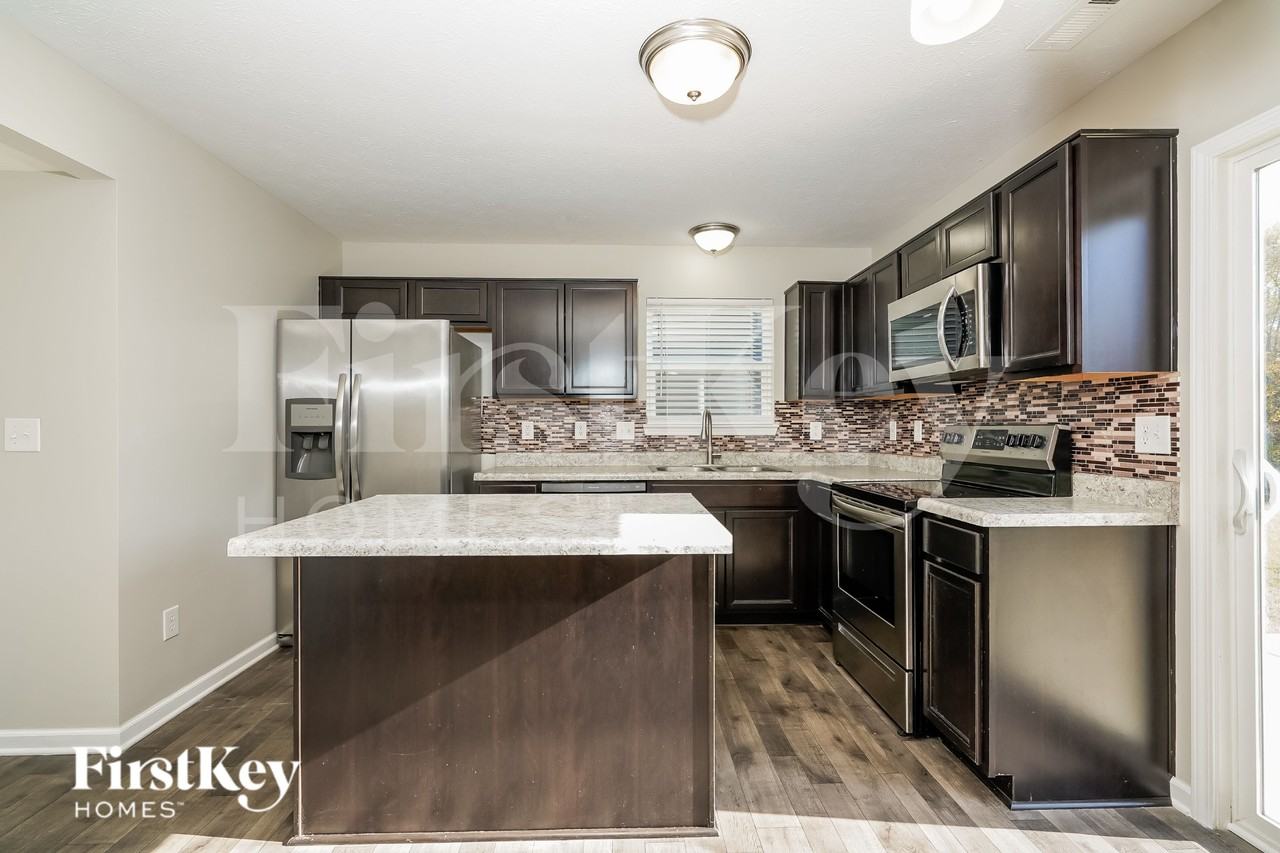 6435 Ault Pl - Photo 5 of 15