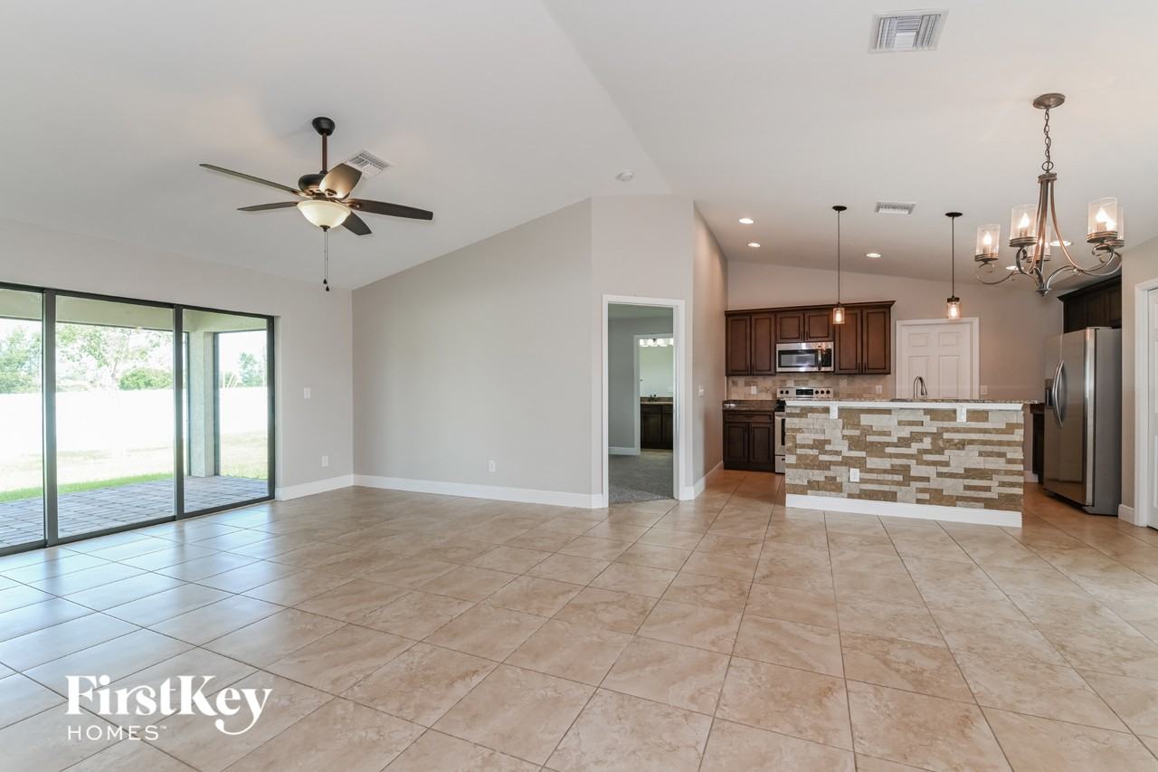 1806 Ne 2nd Ave - Photo 3 of 15