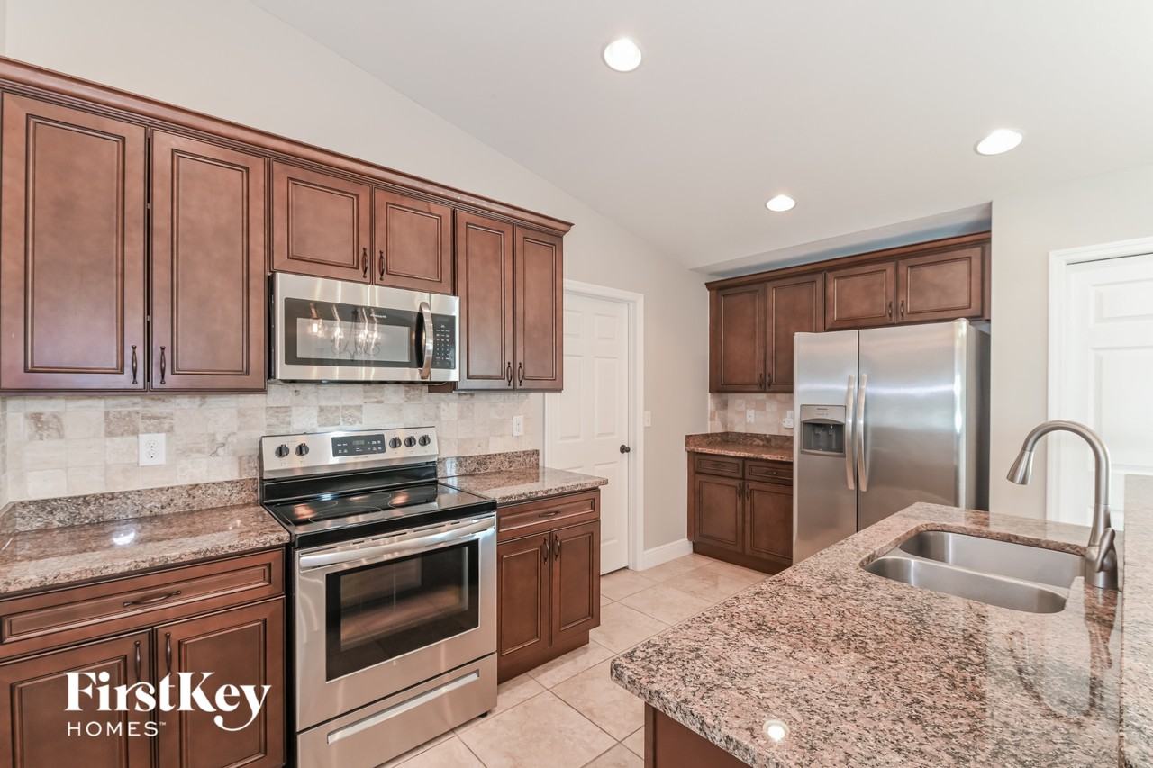 1806 Ne 2nd Ave - Photo 6 of 15