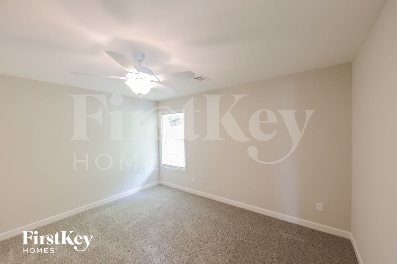 6017 73rd Pl E - Photo 7 of 15