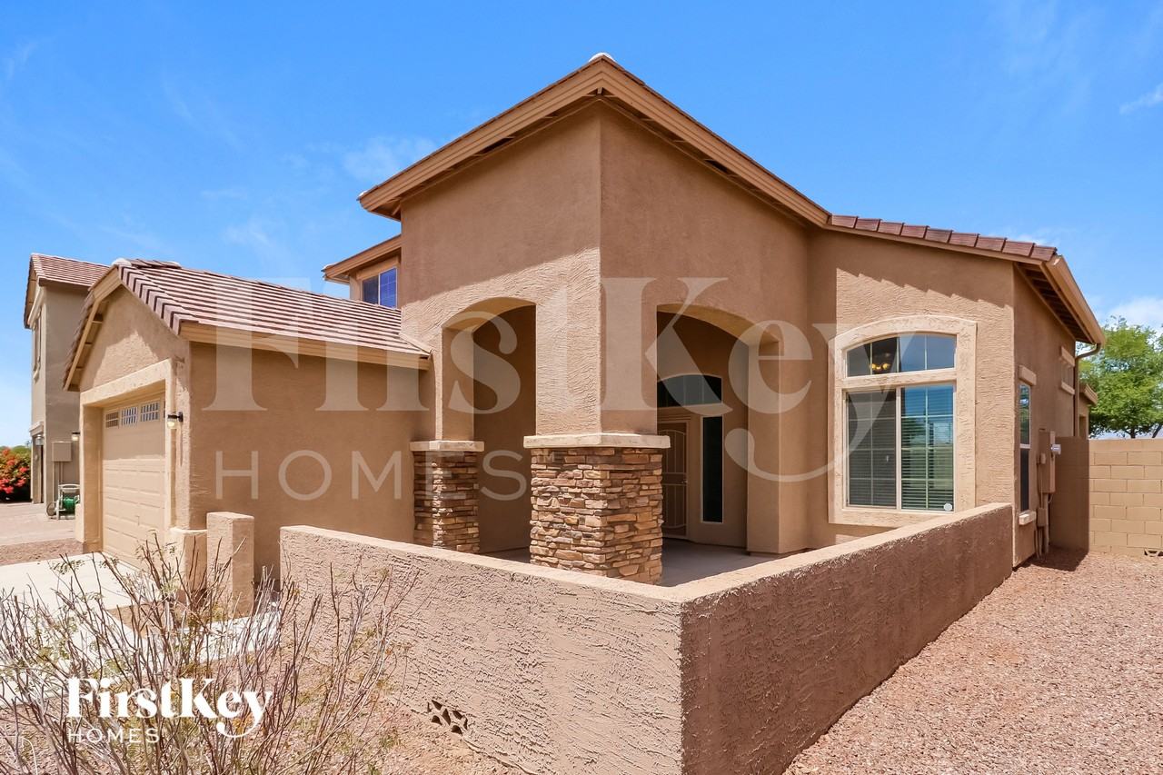 25288 W Pleasant Ln - Photo 2 of 15